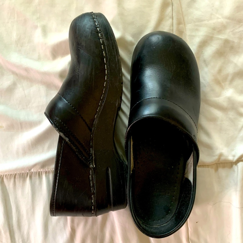 Danskos Sz 40 - Picture 1 of 2